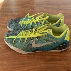 Nike men’s shoes